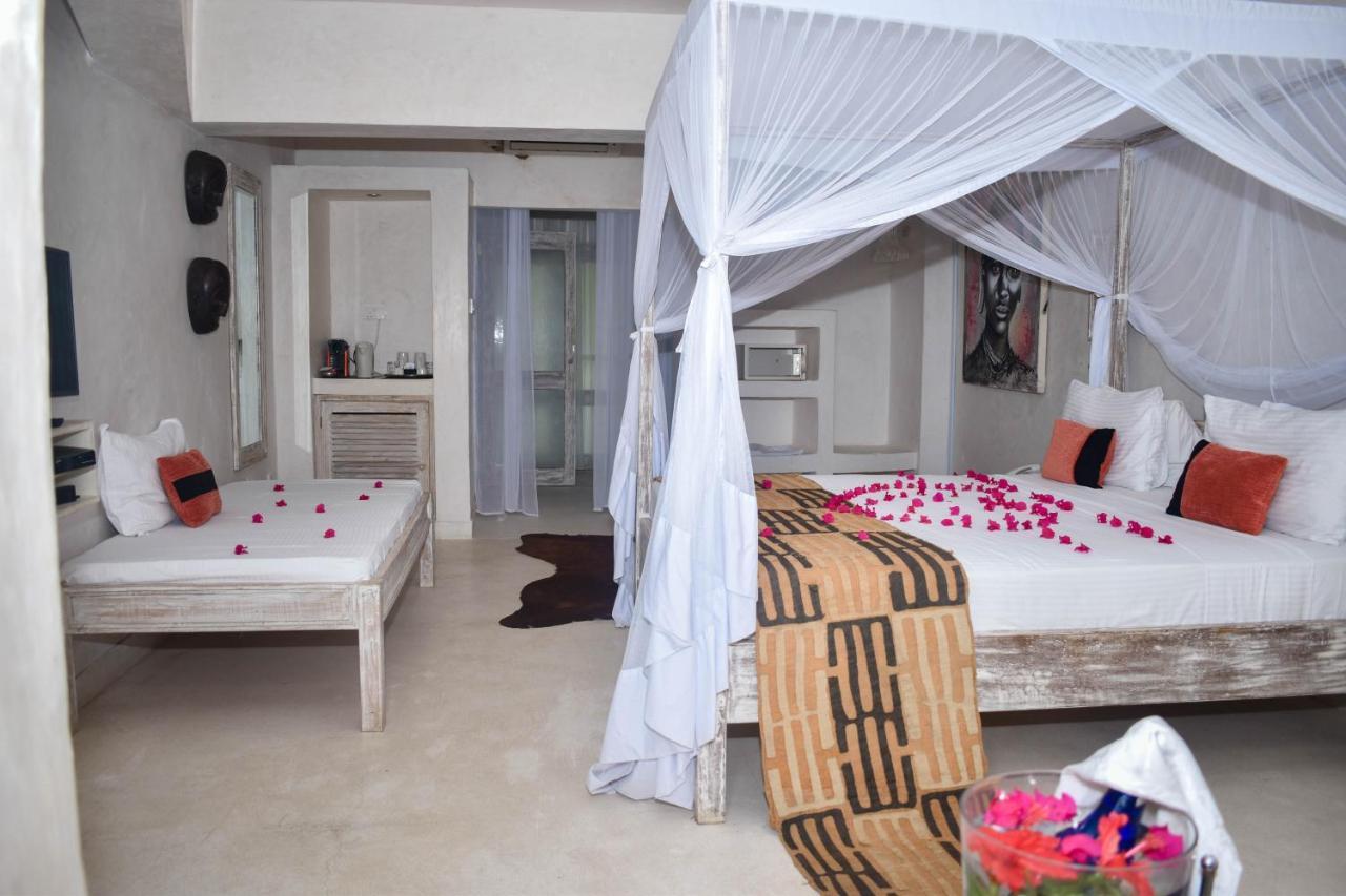 The Villa Luxury Suites Hotel Diani Beach Extérieur photo