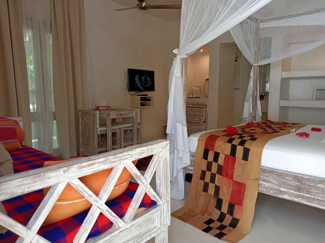 The Villa Luxury Suites Hotel Diani Beach Extérieur photo