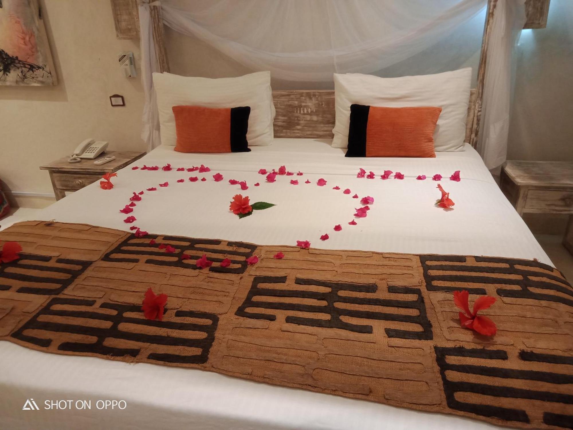 The Villa Luxury Suites Hotel Diani Beach Extérieur photo