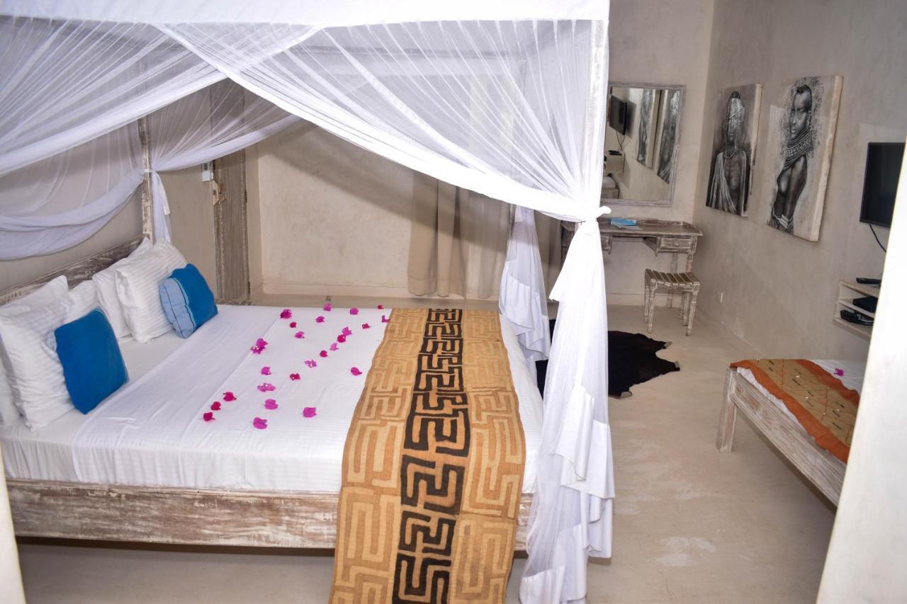 The Villa Luxury Suites Hotel Diani Beach Extérieur photo