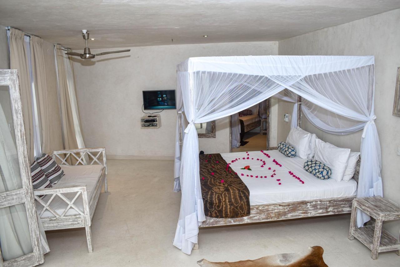 The Villa Luxury Suites Hotel Diani Beach Extérieur photo