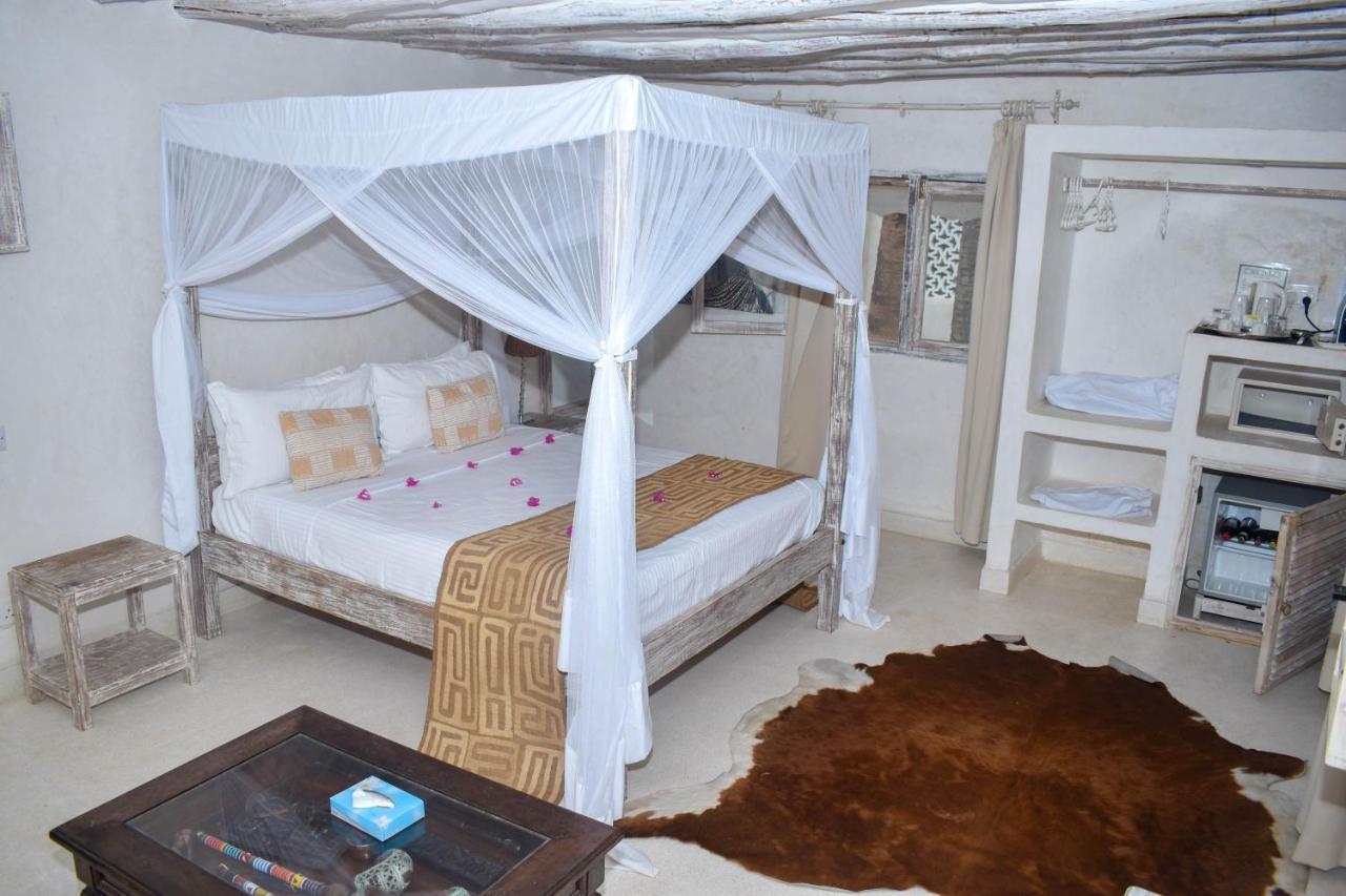 The Villa Luxury Suites Hotel Diani Beach Extérieur photo