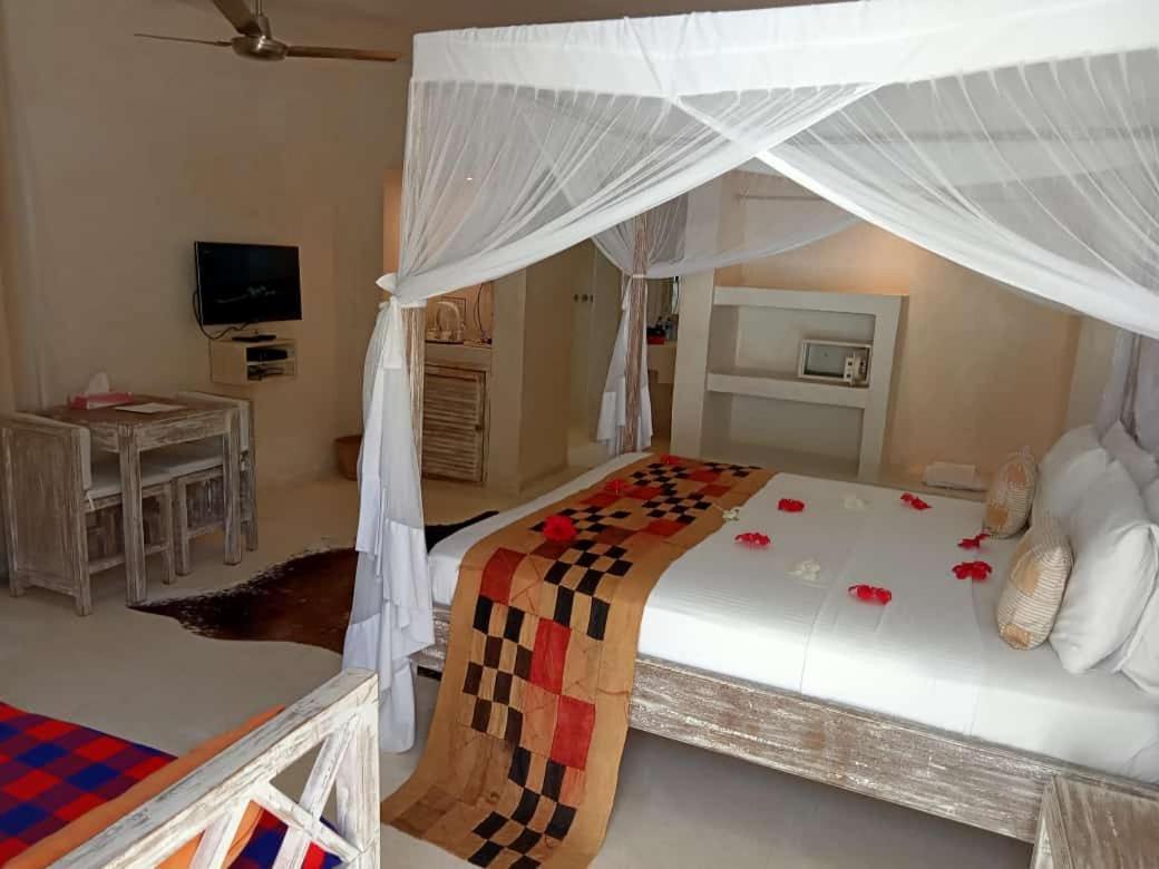 The Villa Luxury Suites Hotel Diani Beach Extérieur photo