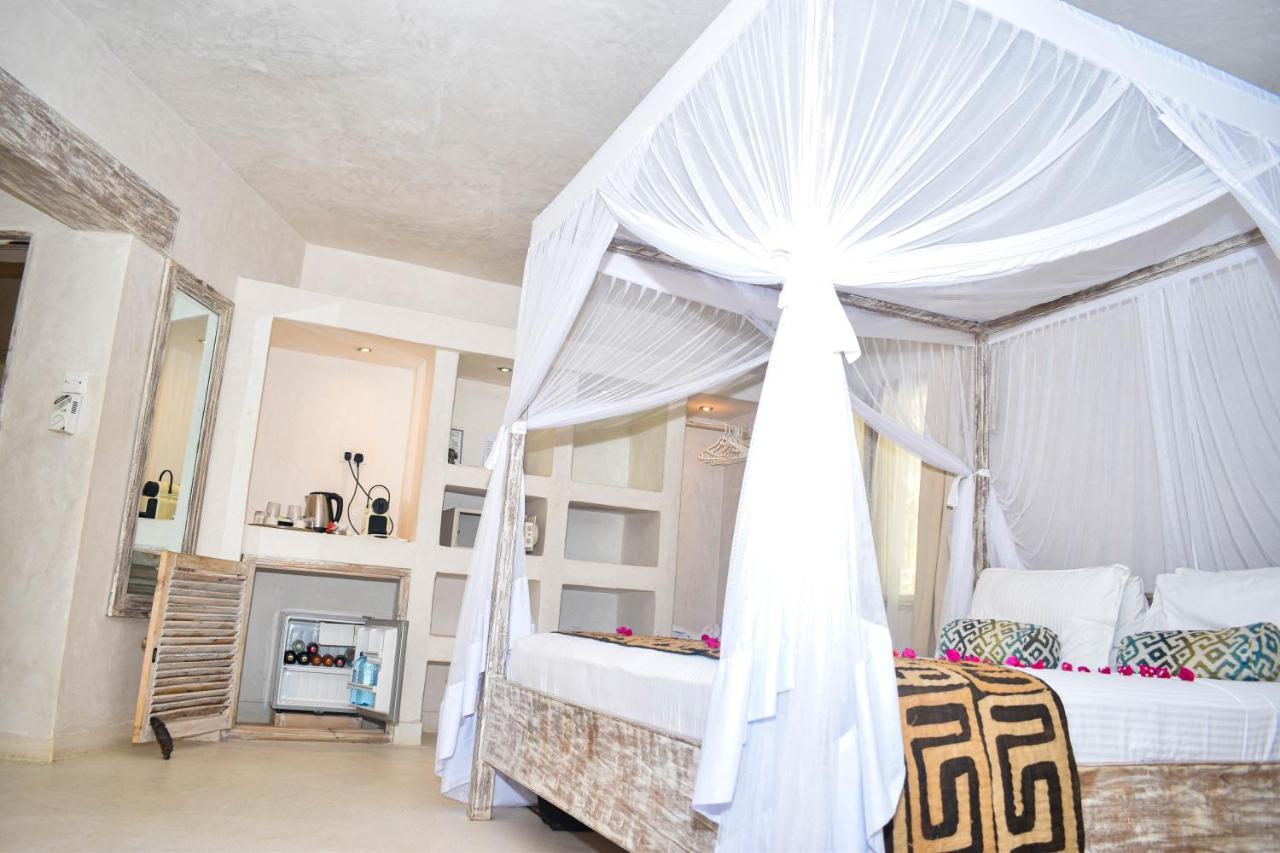 The Villa Luxury Suites Hotel Diani Beach Extérieur photo