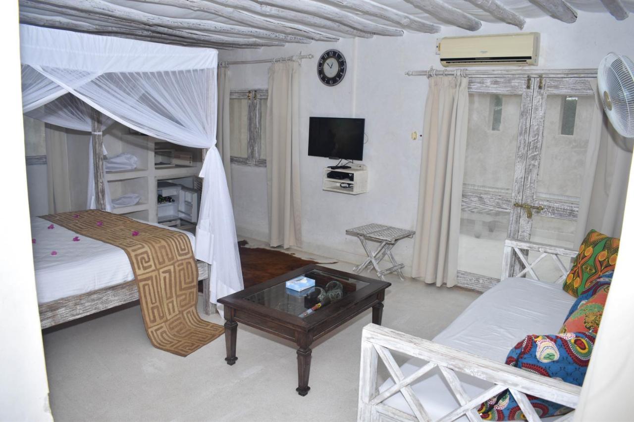 The Villa Luxury Suites Hotel Diani Beach Extérieur photo