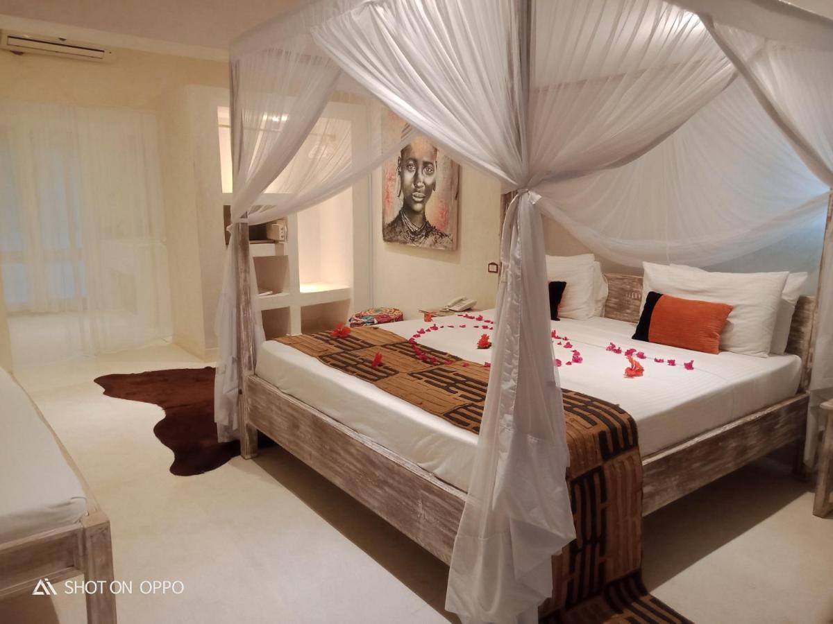 The Villa Luxury Suites Hotel Diani Beach Extérieur photo