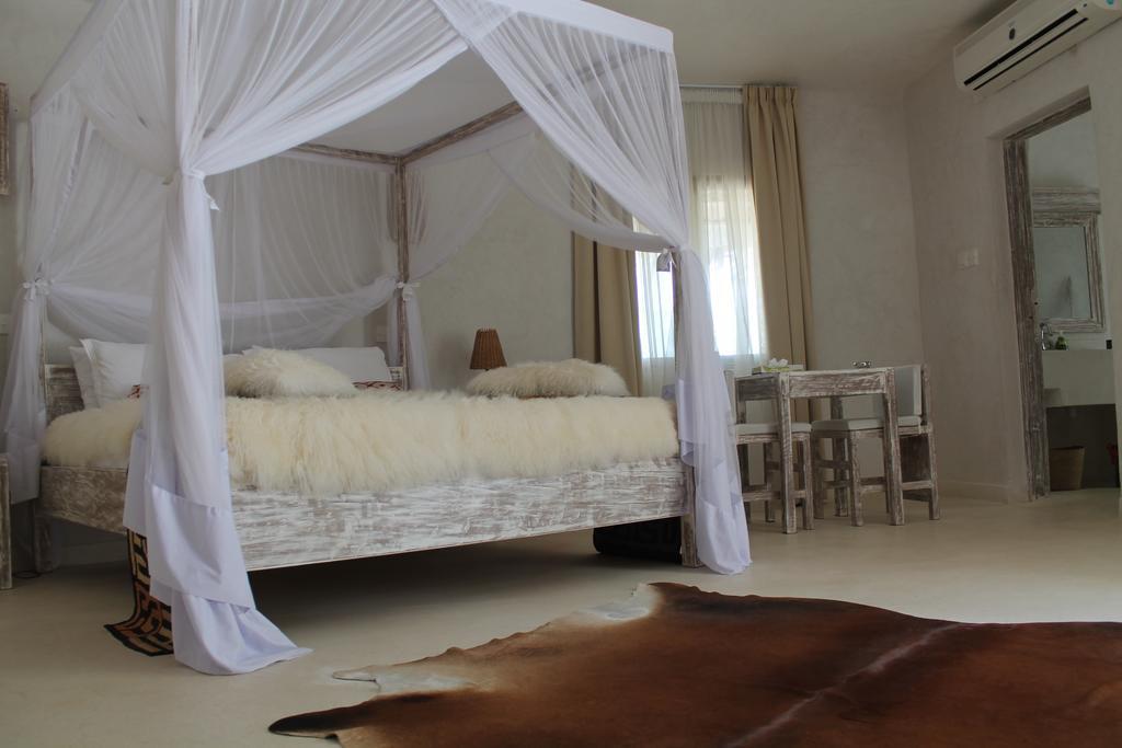 The Villa Luxury Suites Hotel Diani Beach Extérieur photo